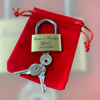 Personalisiertes Liebesschloss mit Gravur