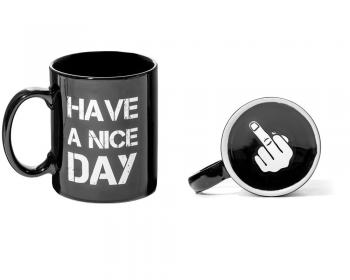 Mittelfinger Becher