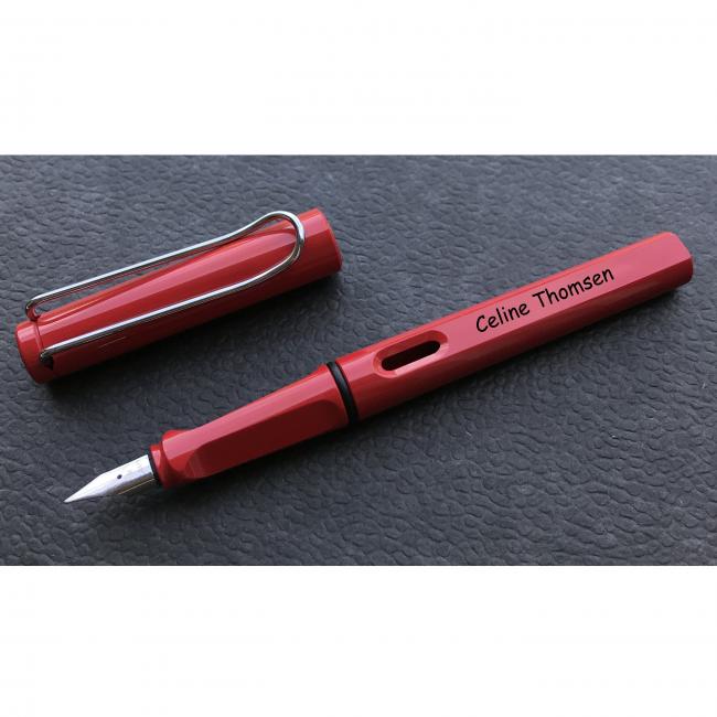 Roter LAMY F�ller mit Gravur