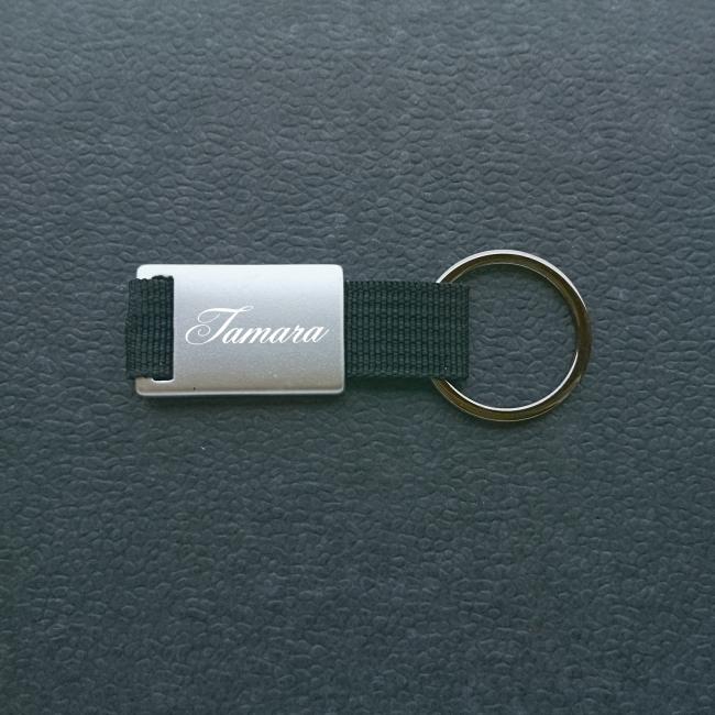 Schlüsselanhänger rechteckig versilbert personalisiert mit individueller Gravur 